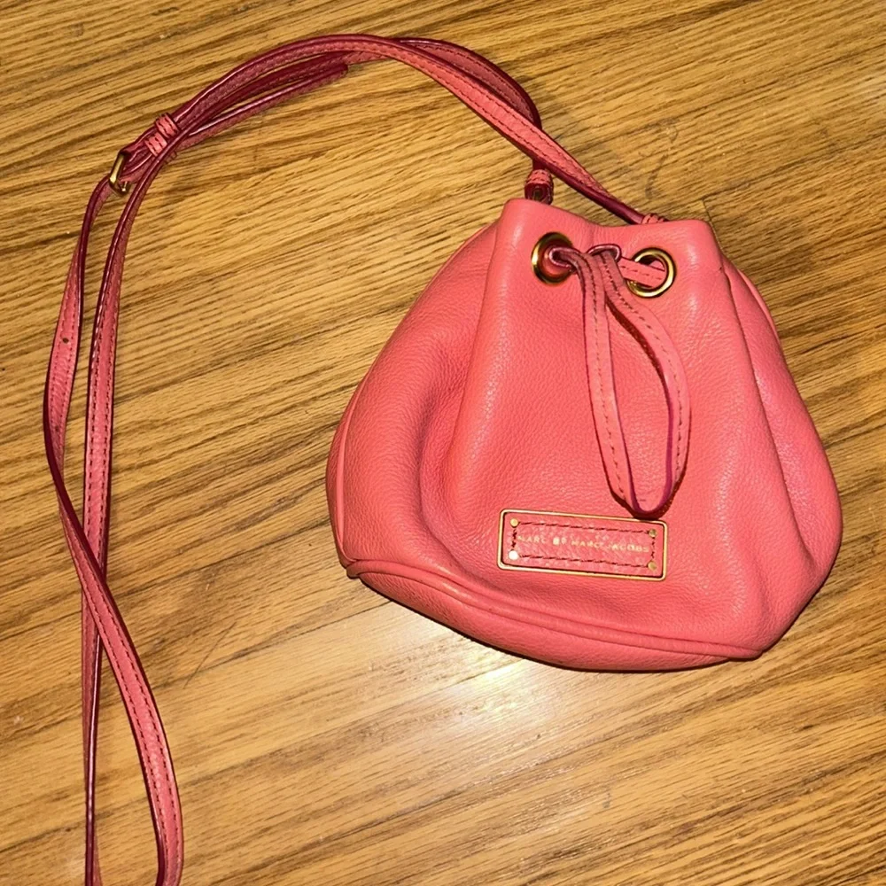 MARC by Marc Jacobs small pink crossbody LIKE NEW - Picture 7 of 7